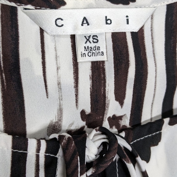 CAbi 570 Animal Skin Print Wrap Top Long Sleeve XS Blouse - Picture 10 of 11